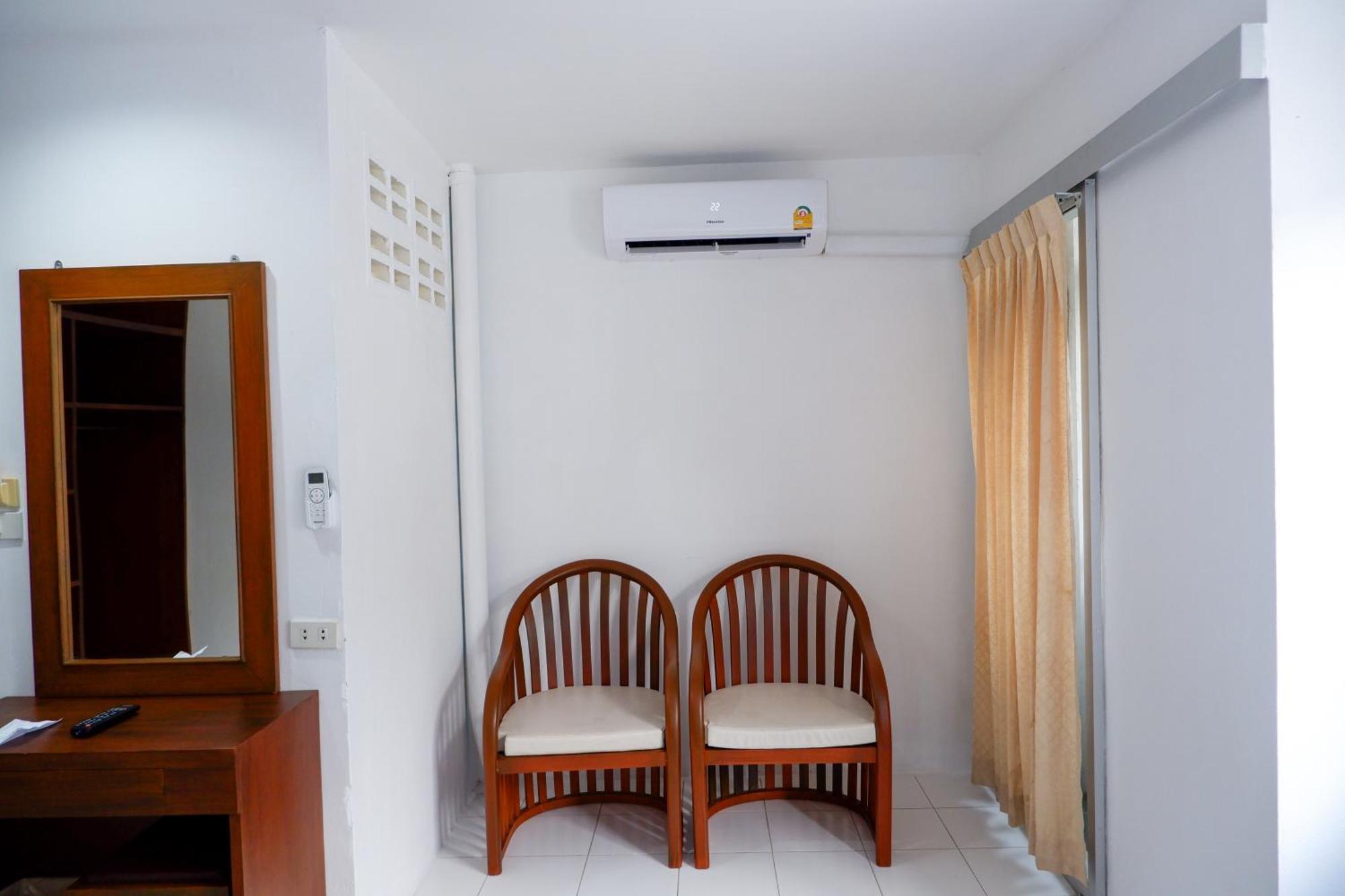 18 Coins Budget Hotel Pattaya Chambre photo