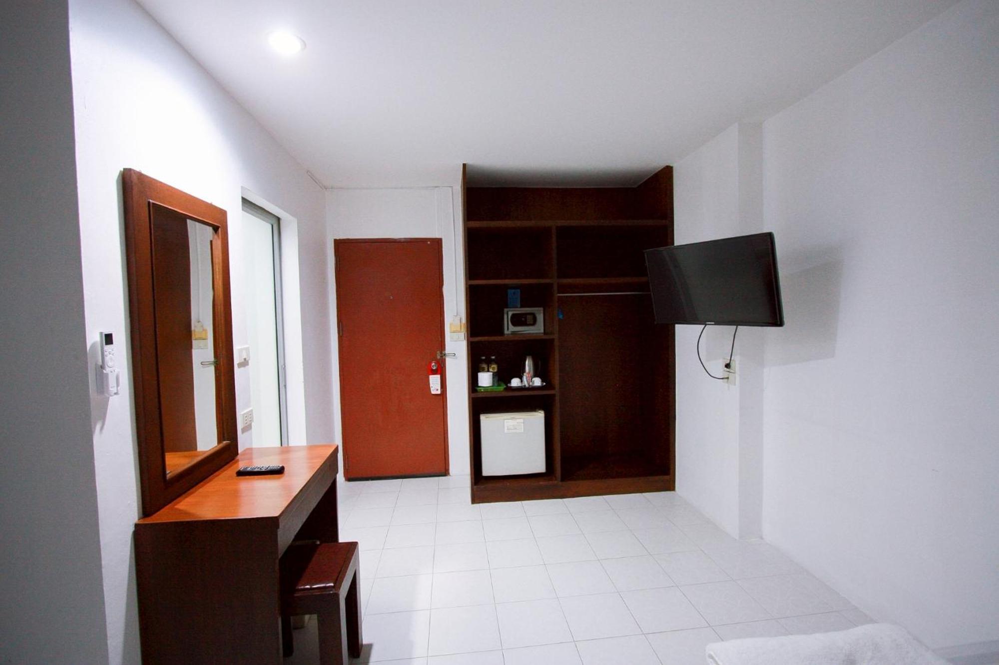 18 Coins Budget Hotel Pattaya Chambre photo