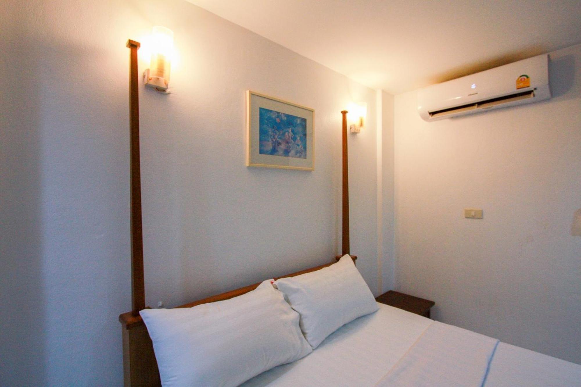 18 Coins Budget Hotel Pattaya Chambre photo