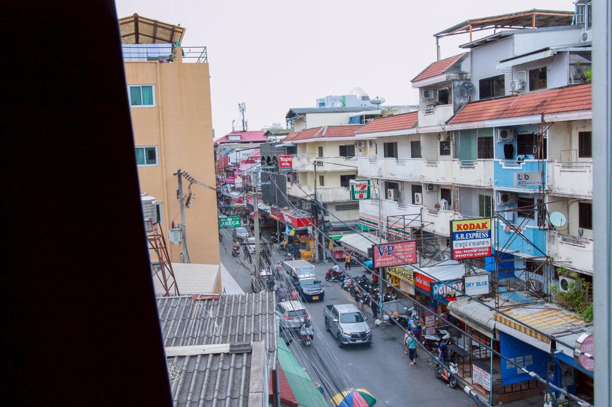 18 Coins Budget Hotel Pattaya Chambre photo